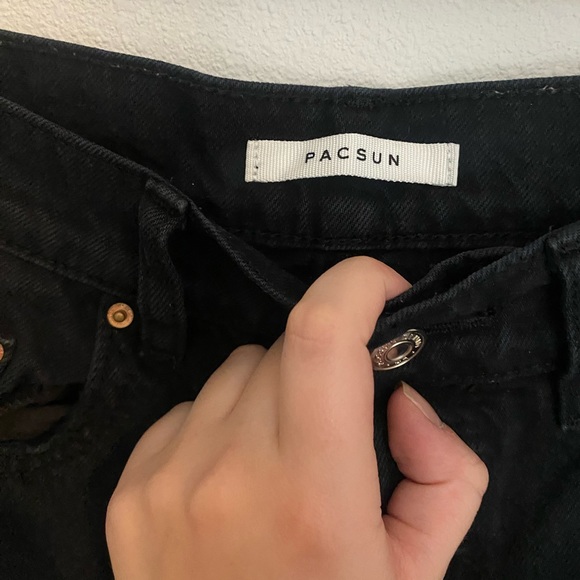 Baggy Ripped Jean - Picture 2 of 3